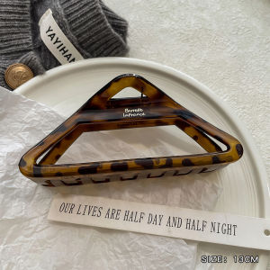 ขนาดใหญ่อะคริลิค Shark Hair Claw คลิปสามเหลี่ยม Hollow Out เรียบง่าย ดีไซน์ สําหรับผมผู้หญิง < Ne1> อุปกรณ์เสริมด้านหลังหัว Bun