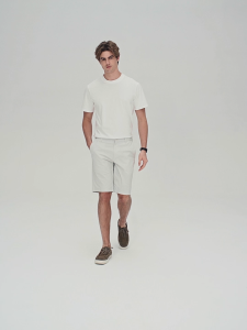 Giordano Men Slim Tapered Hidden Comfort Bermuda Shorts 01106202
