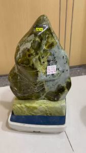 [HCM]Đá Cây đá trụ đá tự nhiên nặng 16 kg cao 42 cm ngọc serpentine màu xanh lá cho người mệnh Hỏa và Mộc gồm chân đế đá tự nhiên