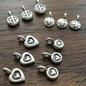 Loving Heart in Sterling Silver Pendant Parts Mini Cross Small Pendant Thailand Chiang Mai Handmade Silver DIY Bracelet Accessories