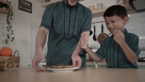 Baju Kemeja Pria Elegan Simple Desain Trendy Kekinian Fashion Simple Koko Rasyid Biru