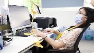 Giá đỡ điện thoại kẹp đuôi khỉ Uốn Dẻo Kỳ Diệu ( nhiều màu ) - Kẹp Điện Thoại Đuôi Khỉ Tiện Dụng Chất Liệu Nhựa Dẻo Rất Bền