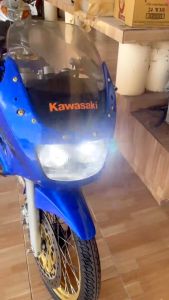 ไฟหน้า LED 6ชิป 6500K แสงสีขาว และ สีฟ้า M:02E รถมอเตอร์ไซค์ (RTDแท้)