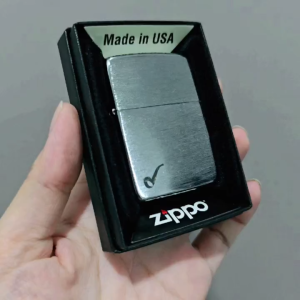 Bật Lửa Zippo Bạc Xước Góc Bo Tròn Hình Tẩu Thuôc Đời 3 Gạch Xéo ( Tặng Đá Bấc) Hột Quẹt Xăng Đá Zippo