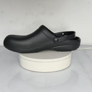 Prelesty Chef Shoes Sepatu Kitchen Pria Waterproof Tidak Licin Fashion Sepatu Koki Clog Kerja Tahan Minyak Keren Full Black 399