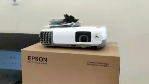 Proyektor Epson EB 945
