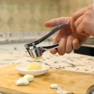 DiyHomeIpoh Manual Garlic Press Zinc Alloy Material Garlic Mincer Chopper Kitchen Tool