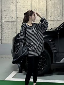 เสื้อยืดคอกลมแขนยาวทรงหลวมสำหรับผู้หญิง ทรงหลวมสบาย ๆ ฤดูใบไม้ร่วง ทรงหลวม ทรงเข้ารูป ทรงยาวปานกลาง เสื้อผ้าทำงาน