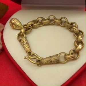 สร้อยข้อมือทองเหลืองลายห่วงกลมตัดลายคั่นหัวจรวดห้อยจี้หยดน้ำ ความยาว 7.8 นิ้ว งานทองเหลืองแท้ งานดิบไม่ได้ชุบ ทองเหลืองโบราณ