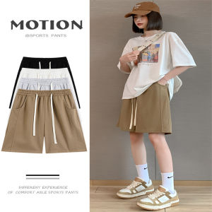 กางเกงขาสั้นสีกรมท่าสำหรับผู้หญิง ทรงหลวม ทรงตรง ทรงเอ ทรงสลิม 5 จุด ทรงขาสั้น ทรงตรง ทรงสลิม 5 จุด