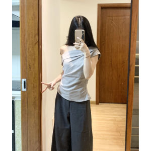 YUEZHONGWEI | Áo thun tay ngắn hở vai không đều kiểu Pháp dành cho nữ mùa hè 2025 Áo thun cổ bẻ ôm vừa vặn thời trang thường ngày