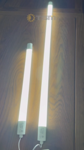 ชุดรางหลอดไฟ แอลอีดี 20W 40W แสงขาว พร้อมอุปกรณ์ติดตั้ง หลอดไฟ LED ชุดรางไฟ รุ่น TSM-20FATSM-40FA