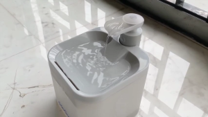 Smarttail 4400mAh Wireless Cat & Dog Water Fountain with Filter and Deep Filtration Ultra Quiet Water Pump Cat Water Fountain Dog Water Dispenser 2.2L
