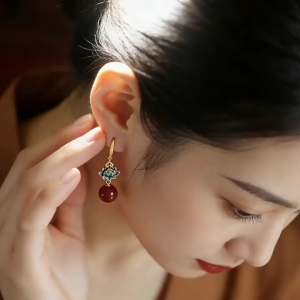 GL 18K GOLD Fashional Peach Blossom Pink Sweet Temperament Red Agate Earrings ES69172