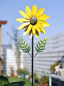 Outdoor Garden Decorative Iron Art Windmill Rotating Courtyard Kindergarten Creative Sunflower Balcony Scenic Spot Ornaments