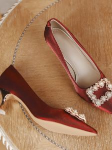 Red Low Heel Wedding Shoes for Women Chinese Style Crystal Decorated Fashionable Single Shoes Suitable for Daily Wear