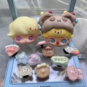 รองเท้าแตะลายการ์ตูน ดอกไม้ตกแต่ง หัวเข็มขัด รองเท้าแตะชายหาด รองเท้าแตะแบบใหม่ แฟชั่น ฤดูร้อน 2024 รองเท้าแตะแบบใหม่