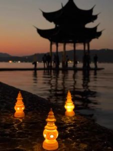 ShiPai Hangzhou West Lake Three Pools Mirroring the Moon Creative Magnetic Attraction Resin Glowing Fridge Magnet Travel Souvenir Decorative