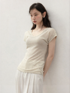 Cantonstory | Minimalist Style Apricot V-Neck Shoulder-Fitted Short Sleeve Slim Fit Breathable Women T-Shirt