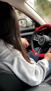 💟Giá Sốc💟  Bọc vô Lăng 3 Sọc Phối Carbon  Kiểu Dáng Thể Thao Nhiều Màu Phù Hợp Với Size 38cm Cho Xe 4-7 Chỗ