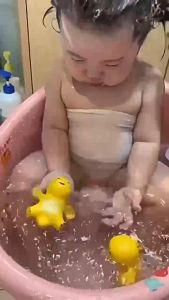 ของเล่นอาบน้ําที่ปลอดภัยและความสนุกสนานสําหรับเด็ก ของเล่นเด็ก