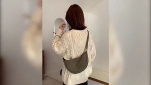 9 สี กระเป๋าผ้าทรงฮิตสไตล์ Uniq ทรงครึ่งวงกลม งานพรีเมี่ยม F074