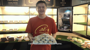 [HALAL CERTIFIED] Happy Oven 25 Pcs Premium Gift Box - 25 Pcs Of Tarts Cakes Pastries w Nice Packaging! Free Delivery! (Can Choose Delivery Date and Time!)