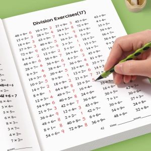 สมุดงานคณิตศาสตร์สำหรับเด็ก หนังสือฝึกหัดการคูณและการหาร การ์ดคำนวณ อุปกรณ์การเรียน การเรียนรู้คณิตศาสตร์ของนักเรียน