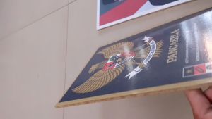 Paket Pajangan Dinding Foto Presiden Wakil Presiden dan Garuda Pancasila + Bingkai Papan MDF 5 mm