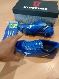 Paket Komplit Sepatu Bola & Kaos Kaki Anak Usia 6-10 Tahun