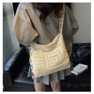 Large Capacity Knitted Tote Bag Bohemian Style Hollow out Casual Shoulder Crossbody Bag for Outdoor Use Young Women