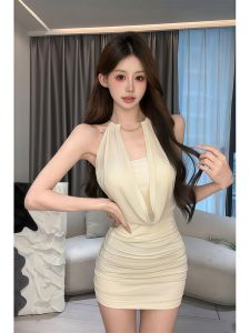 NINGXI | Flirty Mini Dress with Wrinkle and Chain Details