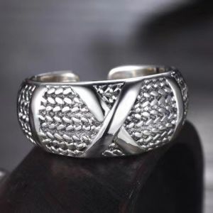Double Dragon Hold Column Domineering Relief Dragon Pattern Open-Ended Bracelet Retro Style Distressed Alloy Electroplated Silver Bracelet for Men and Women