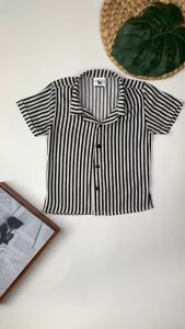 Bronkis Junior Kemeja Anak Laki-Laki Lengan Pendek Premium Rayon Fullprint Warna Hitam Putih Motif Stripe Salur