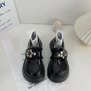 รองเท้าส้นหนาสไตล์ย้อนยุคสำหรับผู้หญิง Mary Janes ทรงหัวโต รองเท้าแฟชั่นฤดูใบไม้ผลิ ส้นสูงปานกลาง พื้นรองเท้าแบบผสม