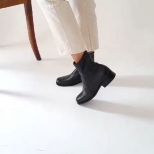 Marelli Sepatu Boot Wanita Kulit 8906 - Hitam