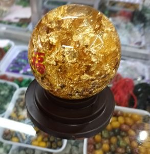 Quả cầu pha lê dát vàng để bàn thờ Thần tài bàn làm việc phòng khách...kích tài lộc thu hút tài lộc may mắn