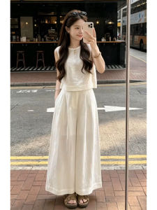 Karrar betsey | Classic Style Sleeveless White Outfit Set