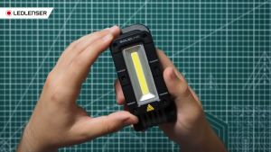 SOLIDLINE SAL1R RECHARGEABLE Work Light 450 Lumens COB and LED  Swiveling Head Magnet Hook Attachment