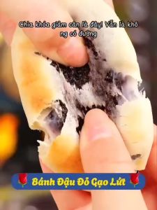 Bánh Đậu Đỏ Gạo Lứt Hương Vị Thơm Ngon Đậm Đà Mềm Mềm Ngọt Nhẹ Bữa Sáng Lành Mạnh