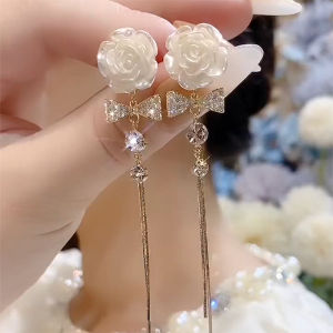 Elegant Long White Flower Tassel Earrings French Vintage Silver Needle Ear Jewelry Fashionable Plant Floral Womens Accessories