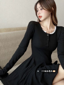 ชุดเดรสยาวแขนยาวสีดำเซ็กซี่สำหรับผู้หญิง ฤดูหนาว 2025 ชุดเดรสทรงเอเข้ารูปเอวเข้ารูปสำหรับผู้หญิงไซส์เล็ก