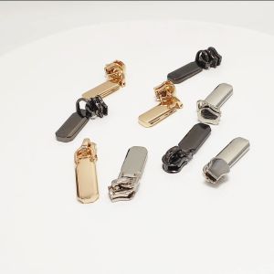 ซิปเสริมกระเป๋า ตัวดึงหัวซิป ตัวดึงซิปฟันโลหะเบอร์5 โลหะผสม metal zipper head (E-2-DXY-C#5)