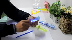(1 PCS) LED Bamboo Dragonfly Creative Flying Stick Toys Classic Toy Flying Spinning Toys For Kids Flash Light Hand Rub