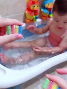 5pcs Soak in Water Capsules Cartoon Animals Fun Toys That Grow Bigger in Water Capsules Childrens Bathing Interaction Playing