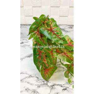 Pohon Artificial Tanaman Hias Rambat Juntai Mini Arrowhead Corak Merah Pot Melamine Bento Kotak Hiasan Meja Kantor