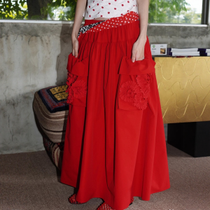 VKSOD | ชุดสองชิ้นแขนกุดคอวีลายจุดสีบล็อกสำหรับผู้หญิงในช่วงฤดูร้อนปี 2025 กระโปรงสั้นทรงหลวมสีแดงชุดกระชับสัดส่วน