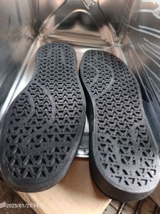 De 696 Rubber Moulded sole for Men shoes Black