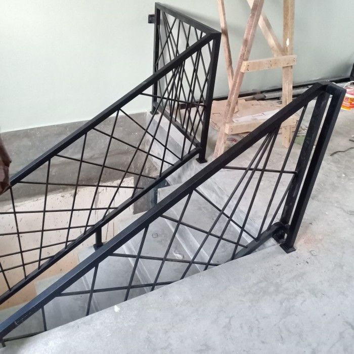 Railing Tangga Balkon Model Abstrak | Lazada Indonesia