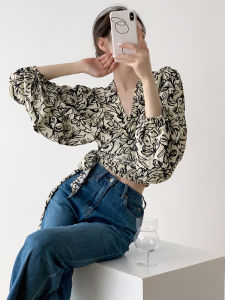 Floral Print V-Neck Shirt Spring Collection Vintage French Style Lantern Sleeve Design Belted Waist Tunic for Young Professional Women